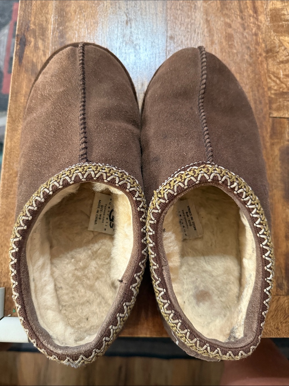 UGG Womens Brown Suede Shearling-Lined Slippers